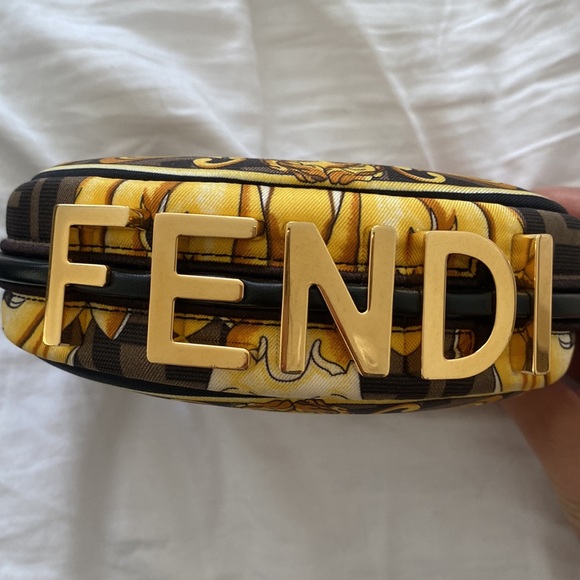 Fendi x Versace - Picture 3 of 5